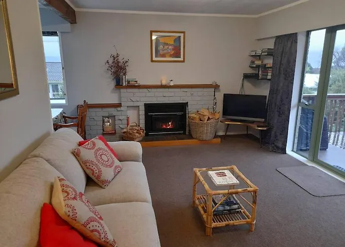 Rotoiti Lakehouse Retreat *